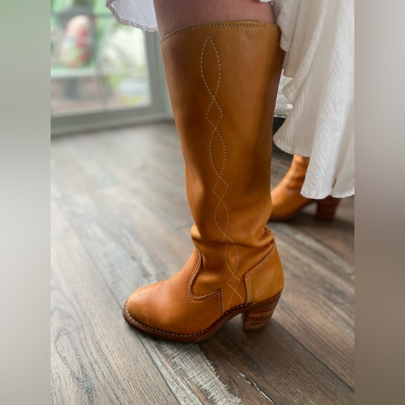 Vintage Cognac leather cowboy boots - Picture 9 of 16